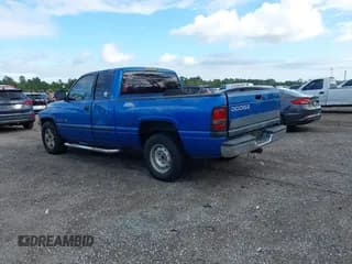 ✅ 2001 Dodge 1500 • VIN: 3B7HC13Y21G207939 • Lot: 43350452. Wystawiony na IAAI z przebiegiem 196 088 mil. Bezpłatny archiwum sprzedaży aukcyjnych z USA i szczegółowy raport historii pojazdu na DreamBid. Zdjęcie 3.