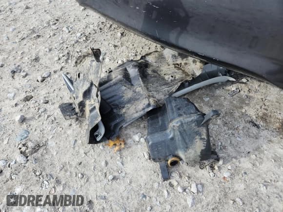 ✅ 2011 Toyota Corolla L • VIN: 2T1BU4EE3BC686813 • Lot: 92200345. Wystawiony na Copart z przebiegiem Nie podano. Bezpłatny archiwum sprzedaży aukcyjnych z USA i szczegółowy raport historii pojazdu na DreamBid. Zdjęcie 12.