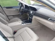 ✅ 2016 Mercedes-Benz E 350 Luxury • VIN: WDDHF8JB6GB254090 • Lot: 42481725. Wystawiony na IAAI z przebiegiem 104 359 mil. Bezpłatny archiwum sprzedaży aukcyjnych z USA i szczegółowy raport historii pojazdu na DreamBid. Zdjęcie 5.