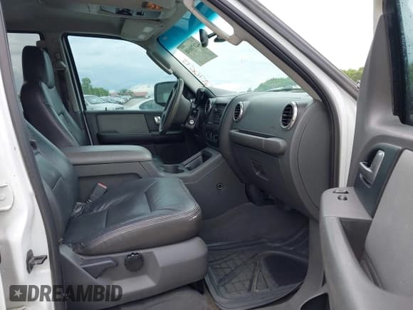 ✅ 2003 Ford Expedition Special Service • VIN: 1FMPU16L73LC08711 • Лот: 42170698. Опубликован ранее на IAAI с пробегом 217 078 миль. Бесплатный доступ к архиву аукционных продаж из США и подробный отчёт об истории автомобиля на DreamBid. Изображение 5.