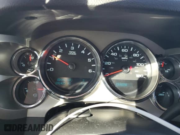 ✅ 2011 Chevrolet Silverado 1500 LT • VIN: 1GCRCSE01BZ465159 • Lot: 40255634. Listed on Copart with 191,425 mi. Free auction sales archive from the USA and detailed vehicle history report at DreamBid. Image 9.