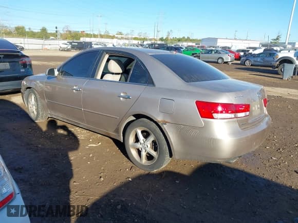 ✅ 2007 Hyundai Sonata SE • VIN: 5NPEU46F97H246670 • Lot: 43514369. Wystawiony na IAAI z przebiegiem 311 759 mil. Bezpłatny archiwum sprzedaży aukcyjnych z USA i szczegółowy raport historii pojazdu na DreamBid. Zdjęcie 3.