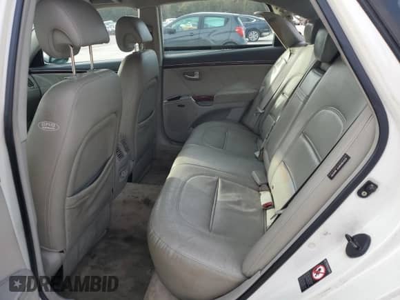 2006 Hyundai Azera SE с VIN KMHFC46F66A128343, выставлен на аукционе Copart как лот 83447424 с пробегом 274 218 миль миль и Списание • Salvage title. История ставок и продаж доступна на DreamBid. Изображение 10.