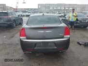 ✅ 2015 Chrysler 300 C • VIN: 2C3CCAEG4FH903728 • Lot: 42425950. Wystawiony na IAAI z przebiegiem 289 661 mil. Bezpłatny archiwum sprzedaży aukcyjnych z USA i szczegółowy raport historii pojazdu na DreamBid. Zdjęcie 16.