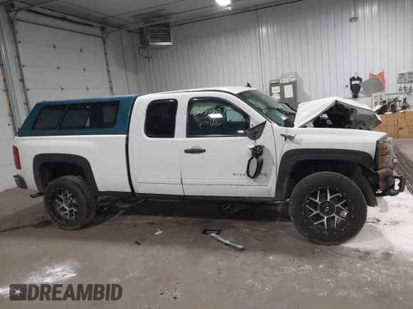 ✅ 2011 Chevrolet Silverado 1500 LS • VIN: 1GCRKREA5BZ382029 • Lot: 42336307. Wystawiony na IAAI z przebiegiem 157 883 mil mil. Skorzystaj z bezpłatnego archiwum sprzedaży aukcyjnych z USA i zobacz szczegółowy raport historii pojazdu na DreamBid. Zdjęcie 13.