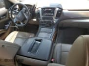 ✅ 2018 Chevrolet Suburban Premier • VIN: 1GNSCJKC0JR336782 • Lot: 56294065. Wystawiony na Copart z przebiegiem 145 026 mil. Bezpłatny archiwum sprzedaży aukcyjnych z USA i szczegółowy raport historii pojazdu na DreamBid. Zdjęcie 8.