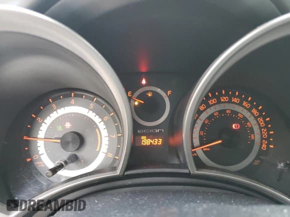 ✅ 2013 Scion tC • VIN: JTKJF5C75D3063441 • Lot: 86589505. Wystawiony na Copart z przebiegiem 198 433 mil. Bezpłatny archiwum sprzedaży aukcyjnych z USA i szczegółowy raport historii pojazdu na DreamBid. Zdjęcie 9.