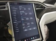 ✅ 2016 Tesla Model X 70D • VIN: 5YJXCBE28GF013053 • Lot: 43599893. Wystawiony na IAAI z przebiegiem 143 966 mil. Bezpłatny archiwum sprzedaży aukcyjnych z USA i szczegółowy raport historii pojazdu na DreamBid. Zdjęcie 7.