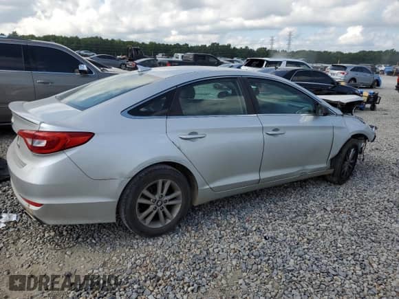 2016 Hyundai Sonata 2.4L z VIN 5NPE24AF4GH411988, wystawiony jako Copart lot #66288885 z przebiegiem Nie podano mil oraz Szkoda całkowita • Salvage title. Historia ofert i sprzedaży dostępna na DreamBid. Obrazek 3.