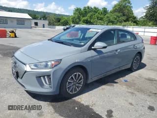 ✅ 2020 Hyundai Ioniq SE • VIN: KMHC75LJ5LU073612 • Lot: 63379285. Wystawiony na Copart z przebiegiem 44 756 mil. Bezpłatny archiwum sprzedaży aukcyjnych z USA i szczegółowy raport historii pojazdu na DreamBid. Zdjęcie 1.