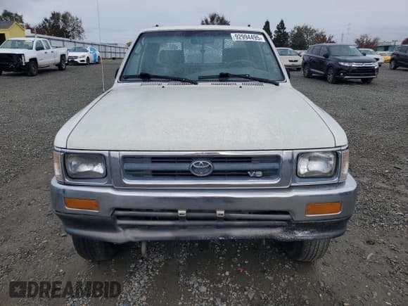 ✅ 1995 Toyota Pickup DLX • VIN: JT4VN13D4S5149187 • Lot: 92994495. Wystawiony na Copart z przebiegiem 121 458 mil. Bezpłatny archiwum sprzedaży aukcyjnych z USA i szczegółowy raport historii pojazdu na DreamBid. Zdjęcie 5.