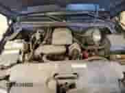 2006 Chevrolet Silverado 1500 LT2 z VIN 2GCEC19Z861323665, wystawiony jako Copart lot #76084704 z przebiegiem 122 792 mil mil oraz Nie do naprawy • Non repairable. Historia ofert i sprzedaży dostępna na DreamBid. Obrazek 11.