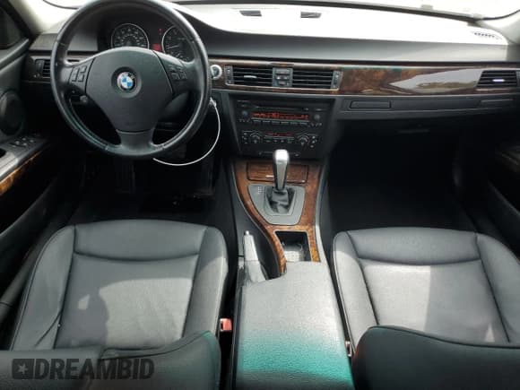 ✅ 2006 BMW 3 Series 325xi • VIN: WBAVD13526KV04146 • Lot: 81257575. Listed on Copart with 141,560 mi. Free auction sales archive from the USA and detailed vehicle history report at DreamBid. Image 8.
