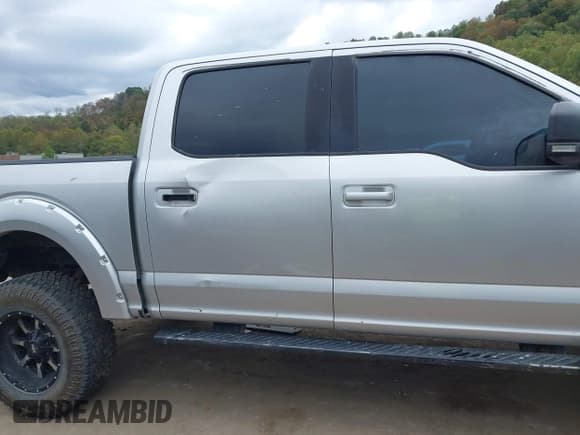 ✅ 2016 Ford F-150 Lariat • VIN: 1FTEW1EFXGFC98247 • Lot: 43375936. Listed on IAAI with 195,705 mi. Free auction sales archive from the USA and detailed vehicle history report at DreamBid. Image 14.