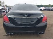 ✅ 2019 Mercedes-Benz C 43 AMG • VIN: 55SWF6EB1KU289964 • Lot: 43192037. Wystawiony na IAAI z przebiegiem 87 993 mil. Bezpłatny archiwum sprzedaży aukcyjnych z USA i szczegółowy raport historii pojazdu na DreamBid. Zdjęcie 16.