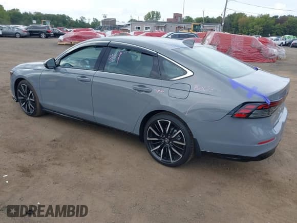 ✅ 2025 Honda Accord Touring • VIN: 1HGCY2F87SA041190 • Lot: 43229463. Listed on IAAI with 761 mi. Free auction sales archive from the USA and detailed vehicle history report at DreamBid. Image 3.
