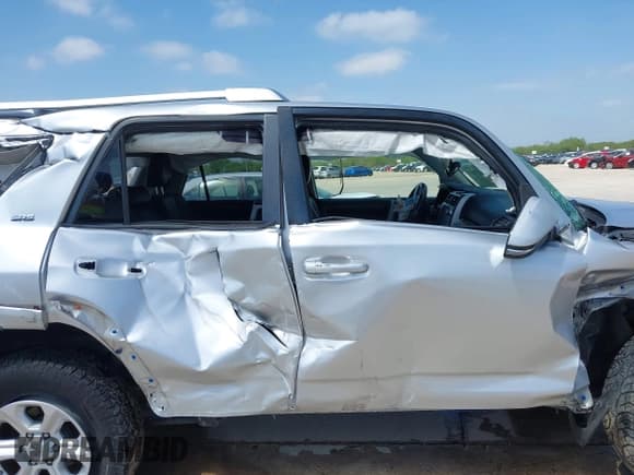 ✅ 2014 Toyota 4Runner SR5 • VIN: JTEZU5JR0E5073915 • Lot: 42372665. Wystawiony na IAAI z przebiegiem 180 463 mil. Bezpłatny archiwum sprzedaży aukcyjnych z USA i szczegółowy raport historii pojazdu na DreamBid. Zdjęcie 13.