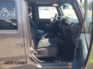 ✅ 2017 Jeep Wrangler Unlimited Sport • VIN: 1C4BJWDG9HL703445 • Lot: 43225306. Wystawiony na IAAI z przebiegiem 82 381 mil. Bezpłatny archiwum sprzedaży aukcyjnych z USA i szczegółowy raport historii pojazdu na DreamBid. Zdjęcie 5.