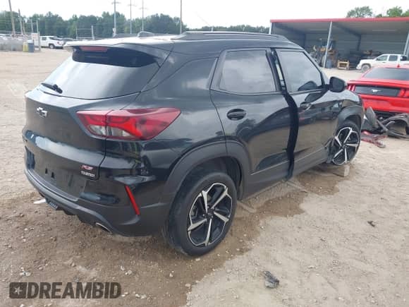 2023 Chevrolet TrailBlazer RS z VIN KL79MTSL4PB125521, wystawiony jako IAAI lot #42979358 z przebiegiem 80 834 mil mil oraz . Historia ofert i sprzedaży dostępna na DreamBid. Obrazek 4.