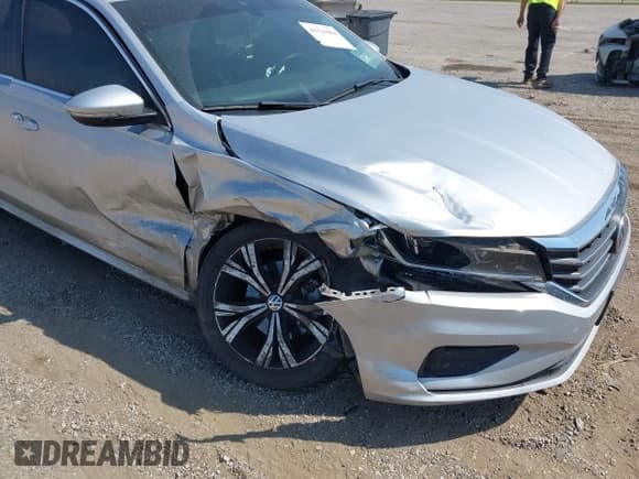 ✅ 2021 Volkswagen Passat SE • VIN: 1VWSA7A30MC011301 • Lot: 43121064. Listed on IAAI with 87,302 mi. Free auction sales archive from the USA and detailed vehicle history report at DreamBid. Image 6.