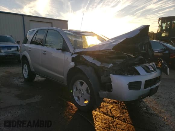 ✅ 2006 Saturn VUE • VIN: 5GZCZ63426S851880 • Lot: 83087594. Wystawiony na Copart z przebiegiem 138 327 mil. Bezpłatny archiwum sprzedaży aukcyjnych z USA i szczegółowy raport historii pojazdu na DreamBid. Zdjęcie 4.