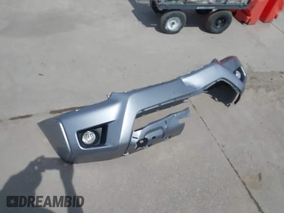 ✅ 2014 Toyota Tacoma PreRunner • VIN: 3TMJU4GN1EM173354 • Lot: 42021686. Listed on IAAI with 101,138 mi. Free auction sales archive from the USA and detailed vehicle history report at DreamBid. Image 19.