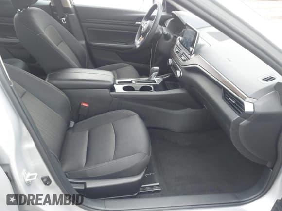 ✅ 2024 Nissan Altima SV • VIN: 1N4BL4DV5RN374767 • Lot: 43880473. Listed on IAAI with 60,105 mi. Free auction sales archive from the USA and detailed vehicle history report at DreamBid. Image 5.