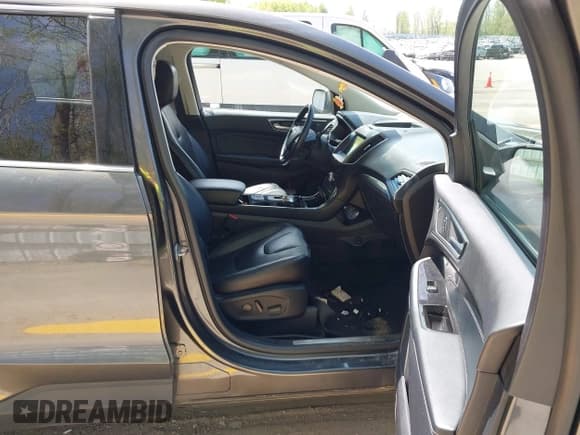 ✅ 2020 Ford Edge Titanium • VIN: 2FMPK4K96LBA56972 • Lot: 42246224. Wystawiony na IAAI z przebiegiem 109 463 mil. Bezpłatny archiwum sprzedaży aukcyjnych z USA i szczegółowy raport historii pojazdu na DreamBid. Zdjęcie 5.