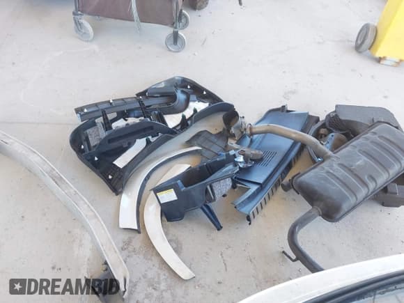 ✅ 2020 Lexus NX 300 • VIN: JTJGARBZ4L2169052 • Lot: 42258498. Listed on IAAI with 83,121 mi. Free auction sales archive from the USA and detailed vehicle history report at DreamBid. Image 12.