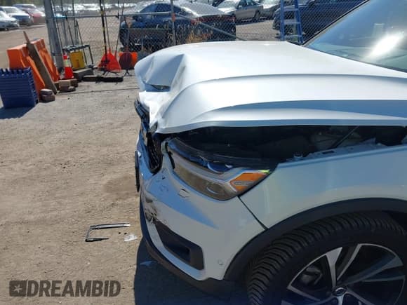 ✅ 2022 Volvo XC40 R-Design • VIN: YV4162UM5N2648695 • Лот: 43353242. Опубликован ранее на IAAI с пробегом 59 020 миль. Бесплатный доступ к архиву аукционных продаж из США и подробный отчёт об истории автомобиля на DreamBid. Изображение 6.