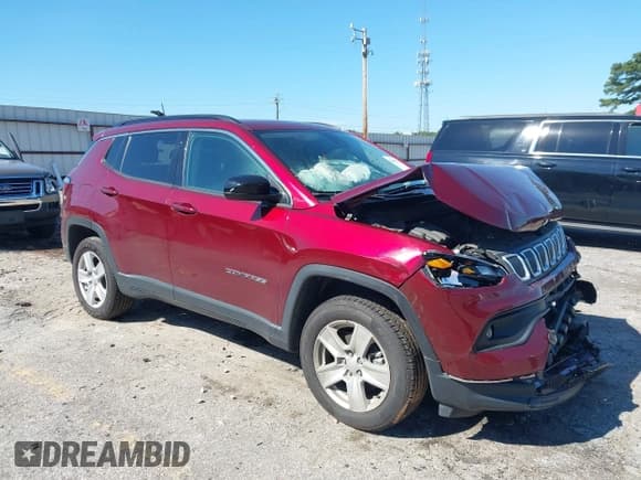 ✅ 2022 Jeep Compass Latitude • VIN: 3C4NJDBB2NT165521 • Lot: 43063261. Wystawiony na IAAI z przebiegiem 100 692 mil. Bezpłatny archiwum sprzedaży aukcyjnych z USA i szczegółowy raport historii pojazdu na DreamBid. Zdjęcie 1.