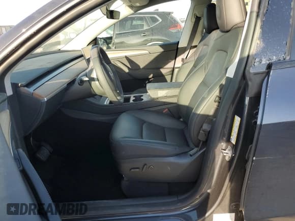 ✅ 2024 Tesla Model Y Long Range • VIN: 7SAYGDEE7RA276099 • Лот: 49843865. Опубликован ранее на Copart с пробегом Не указан. Бесплатный доступ к архиву аукционных продаж из США и подробный отчёт об истории автомобиля на DreamBid. Изображение 7.