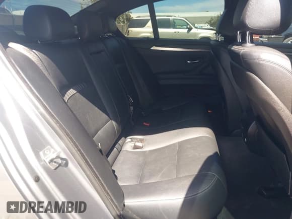 ✅ 2014 BMW 5 Series 535i • VIN: WBA5B1C58ED480766 • Lot: 43060040. Listed on IAAI with 140,941 mi. Free auction sales archive from the USA and detailed vehicle history report at DreamBid. Image 8.