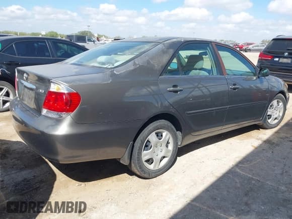 ✅ 2006 Toyota Camry LE • VIN: 4T1BE32K56U724564 • Лот: 43001771. Опубликован ранее на IAAI с пробегом 252 381 миль. Бесплатный доступ к архиву аукционных продаж из США и подробный отчёт об истории автомобиля на DreamBid. Изображение 4.