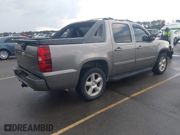 ✅ 2007 Chevrolet Avalanche LTZ • VIN: 3GNFK12377G114060 • Лот: 42663560. Опубликован ранее на IAAI с пробегом Не указан. Бесплатный доступ к архиву аукционных продаж из США и подробный отчёт об истории автомобиля на DreamBid. Изображение 4.