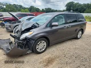 ✅ 2014 Toyota Sienna XLE • VIN: 5TDYK3DC9ES435980 • Lot: 67346705. Listed on Copart with 167,666 mi. Free auction sales archive from the USA and detailed vehicle history report at DreamBid. Image 1.