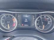 ✅ 2019 Jeep Cherokee Latitude • VIN: 1C4PJLCB8KD246574 • Lot: 43536551. Wystawiony na IAAI z przebiegiem 129 335 mil. Bezpłatny archiwum sprzedaży aukcyjnych z USA i szczegółowy raport historii pojazdu na DreamBid. Zdjęcie 7.