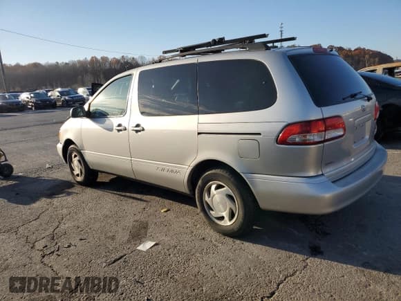 ✅ 2002 Toyota Sienna LE • VIN: 4T3ZF13C92U483973 • Лот: 91585925. Опубликован ранее на Copart с пробегом 161 647 миль. Бесплатный доступ к архиву аукционных продаж из США и подробный отчёт об истории автомобиля на DreamBid. Изображение 2.