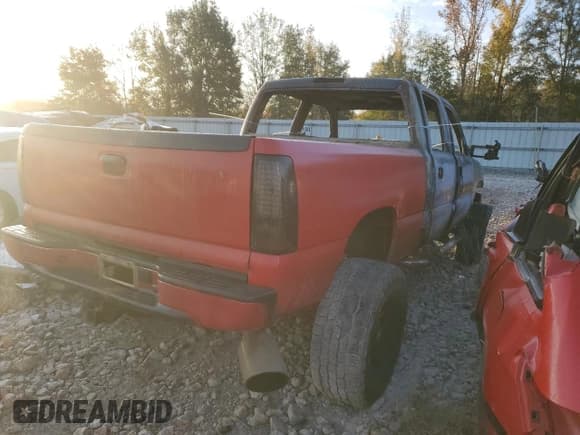 ✅ 2002 Chevrolet Silverado 2500HD LS • VIN: 1GCHK23122F167117 • Lot: 77560684. Listed on Copart with Not provided. Free auction sales archive from the USA and detailed vehicle history report at DreamBid. Image 3.