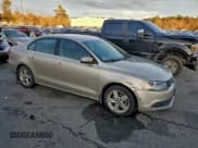 ✅ 2014 Volkswagen Jetta TDI • VIN: 3VWLL7AJ5EM244409 • Лот: 95619785. Опубликован ранее на Copart с пробегом 219 123 миль. Бесплатный доступ к архиву аукционных продаж из США и подробный отчёт об истории автомобиля на DreamBid. Изображение 4.