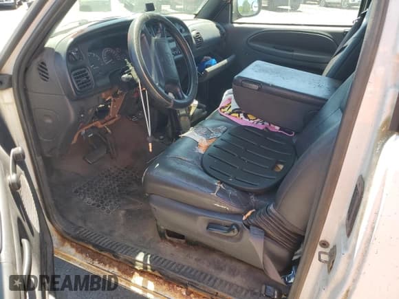 ✅ 2002 Dodge 2500 • VIN: 3B7KC23Z62M212116 • Lot: 58445855. Listed on Copart with 246,902 mi. Free auction sales archive from the USA and detailed vehicle history report at DreamBid. Image 8.