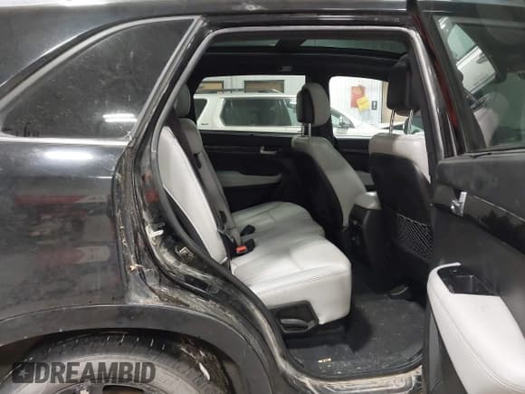 ✅ 2014 Kia Sorento SX Limited • VIN: 5XYKWDA71EG485941 • Lot: 43787220. Listed on IAAI with 190,154 mi. Free auction sales archive from the USA and detailed vehicle history report at DreamBid. Image 8.