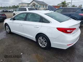 2017 Hyundai Sonata 2.4L z VIN 5NPE24AF4HH541304, wystawiony jako IAAI lot #43440213 z przebiegiem 100 754 mil mil oraz . Historia ofert i sprzedaży dostępna na DreamBid. Obrazek 3.