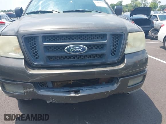 ✅ 2005 Ford F-150 XL • VIN: 1FTRF122X5KB97815 • Lot: 42864674. Listed on IAAI with 215,017 mi. Free auction sales archive from the USA and detailed vehicle history report at DreamBid. Image 6.