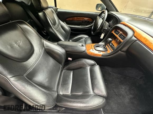 ✅ 2001 Aston Martin Vantage • VIN: SCFAB42371K401730 • Лот: 93369445. Опубликован ранее на Copart с пробегом 55 550 миль. Бесплатный доступ к архиву аукционных продаж из США и подробный отчёт об истории автомобиля на DreamBid. Изображение 5.