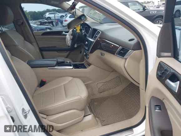 ✅ 2014 Mercedes-Benz M 350 • VIN: 4JGDA5HB3EA284903 • Lot: 42892520. Listed on IAAI with 123,225 mi. Free auction sales archive from the USA and detailed vehicle history report at DreamBid. Image 5.