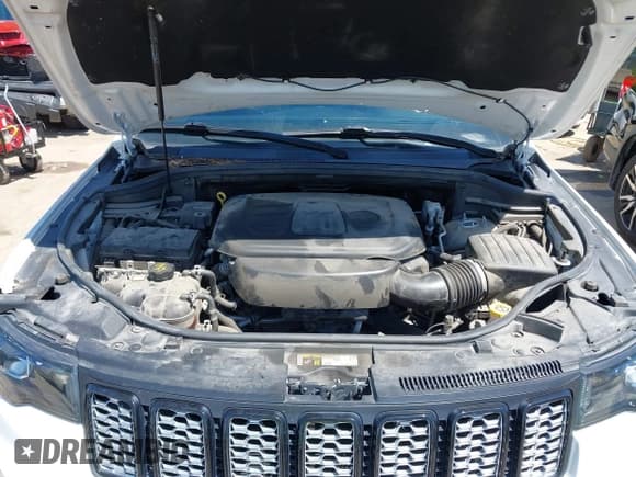 ✅ 2019 Jeep Grand Cherokee Upland • VIN: 1C4RJFAG5KC820031 • Lot: 42642018. Listed on IAAI with 112,933 mi. Free auction sales archive from the USA and detailed vehicle history report at DreamBid. Image 10.