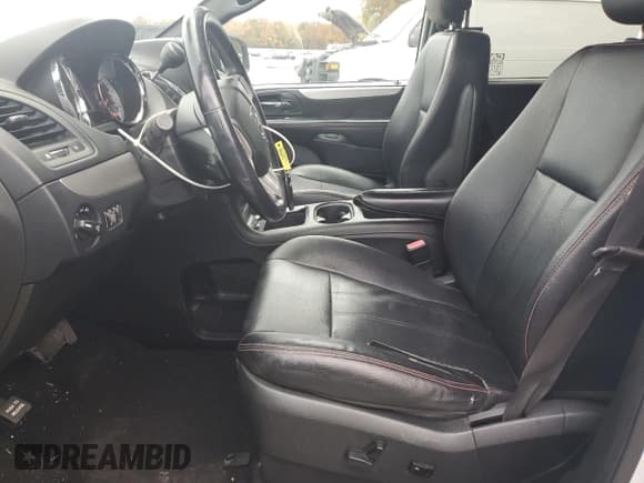 ✅ 2017 Dodge Grand Caravan GT • VIN: 2C4RDGEG3HR693108 • Lot: 90062145. Wystawiony na Copart z przebiegiem 183 215 mil. Bezpłatny archiwum sprzedaży aukcyjnych z USA i szczegółowy raport historii pojazdu na DreamBid. Zdjęcie 7.