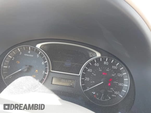 ✅ 2014 Nissan Altima 2.5 • VIN: 1N4AL3AP9EN218916 • Lot: 43597576. Wystawiony na IAAI z przebiegiem 186 939 mil. Bezpłatny archiwum sprzedaży aukcyjnych z USA i szczegółowy raport historii pojazdu na DreamBid. Zdjęcie 7.