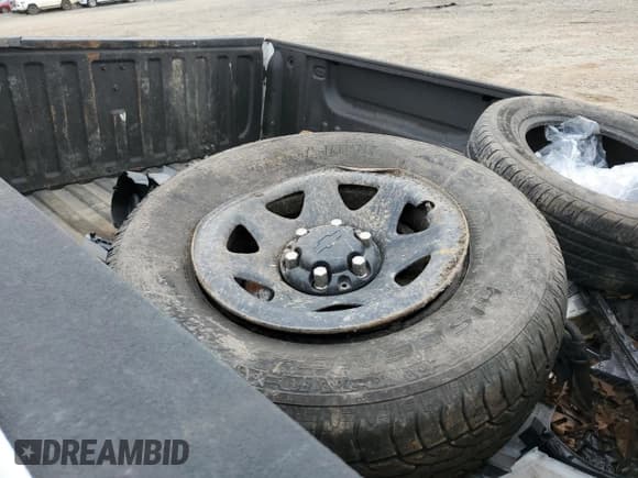 ✅ 2013 Chevrolet Silverado 1500 Work Truck • VIN: 1GCNCPE04DZ395686 • Lot: 62278625. Wystawiony na Copart z przebiegiem 157 314 mil. Bezpłatny archiwum sprzedaży aukcyjnych z USA i szczegółowy raport historii pojazdu na DreamBid. Zdjęcie 10.